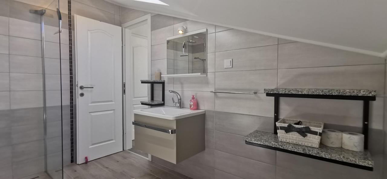 Apartments Angeline Ровиньско село Экстерьер фото